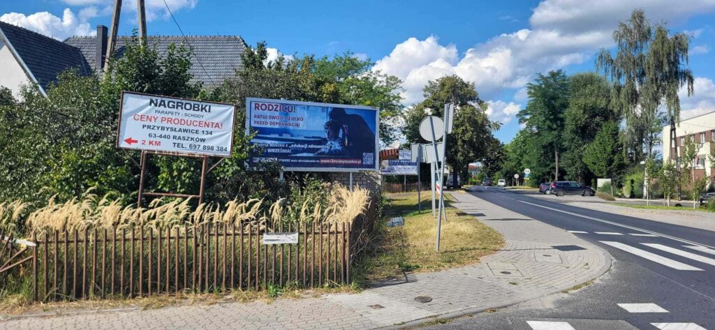 014 Raszków (2) Ostrowska wjazd do miasta obok Biedronki i Dino
