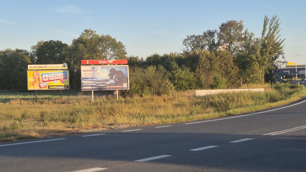 Kluczbork 187382 Byczyńska droga E wjazd przy media expert (2)