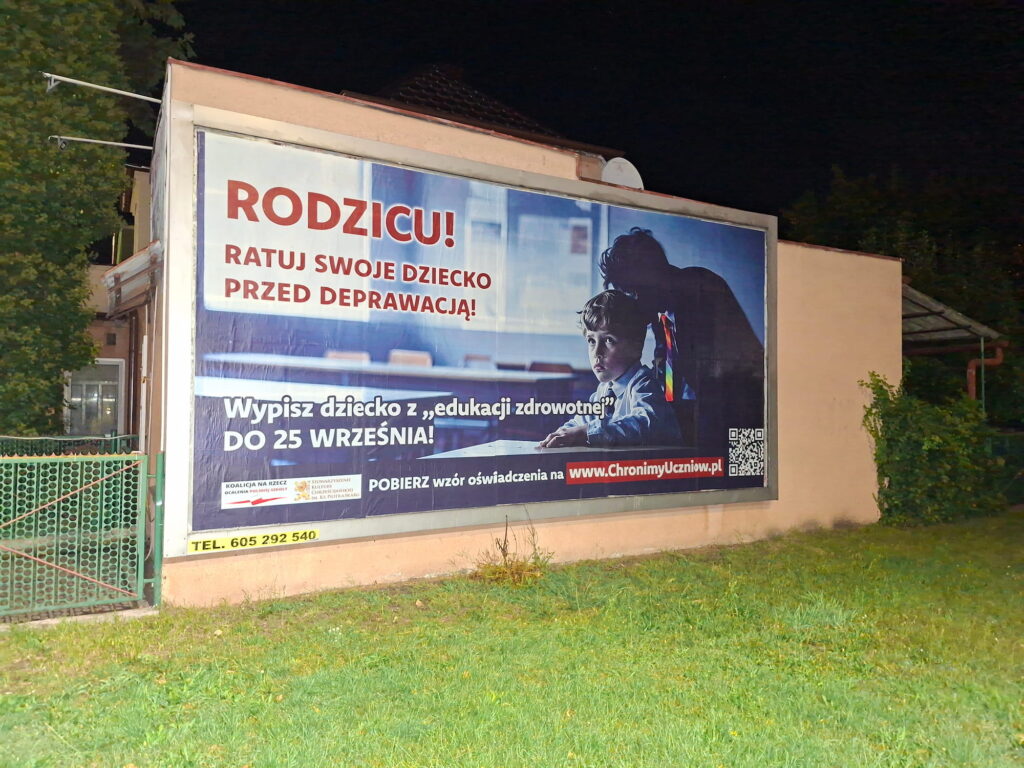 Września 187600 Batorego obok Netto, banku i apteki