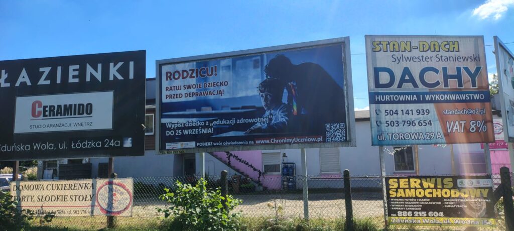 Zduńska Wola 7204 Szadkowskiego róg z Juliusza parking sklepów Kaufland